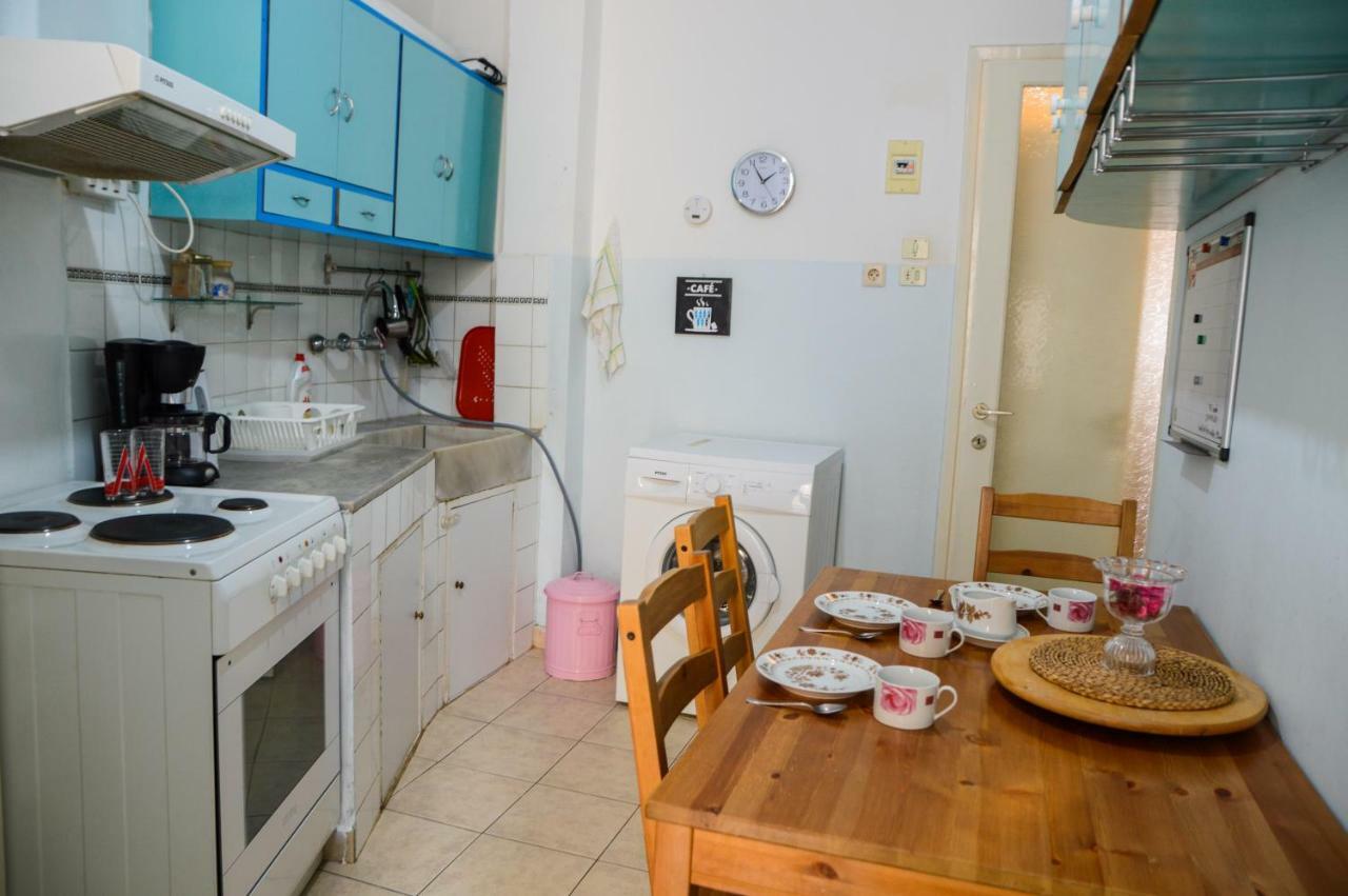 An Apartment For 2-4 Friends. Солун Екстериор снимка