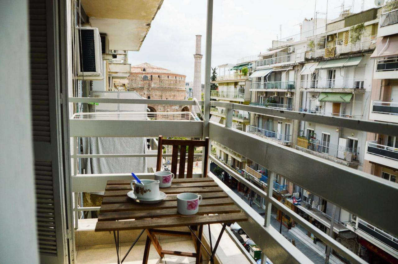 An Apartment For 2-4 Friends. Солун Екстериор снимка